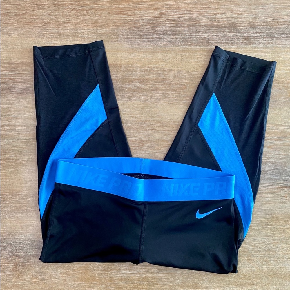 Nike Pro cropped leggings size Large